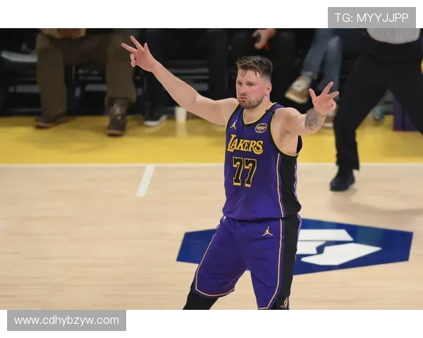 东契奇创个人得分新高 湖人迎来新赛季首场胜利