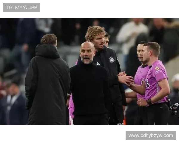 瓜帅赛后与摄影师发生争执对拍摄内容表示不满引发关注 瓜帅赛后与摄影师发生争执对拍摄内容表示不满引发关注