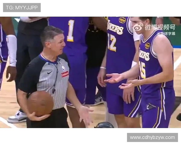 裁判明确表示比赛用球归雄鹿所有其他队员无权干涉此事